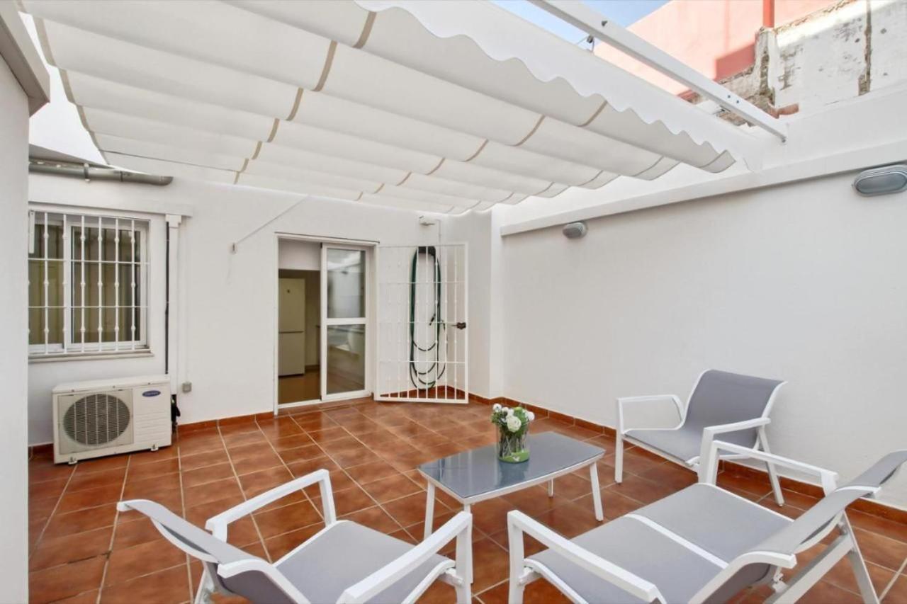 Amplio Piso Con Terraza Lägenhet Málaga Exteriör bild
