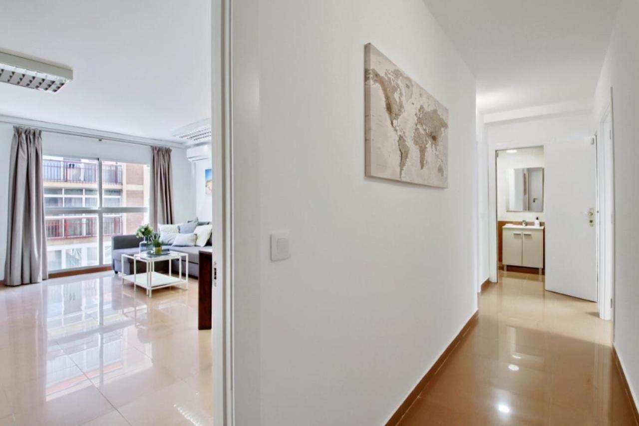 Amplio Piso Con Terraza Lägenhet Málaga Exteriör bild