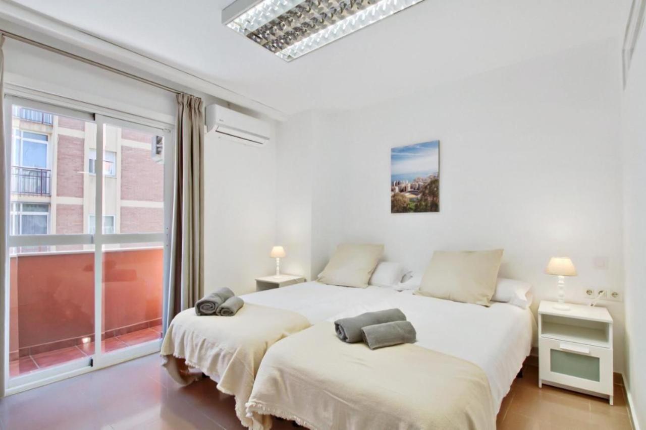 Amplio Piso Con Terraza Lägenhet Málaga Exteriör bild