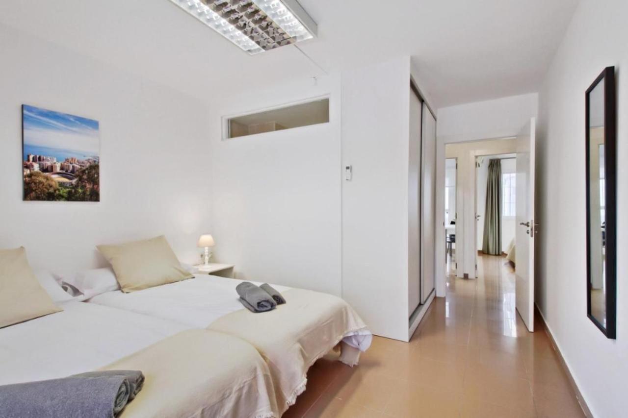 Amplio Piso Con Terraza Lägenhet Málaga Exteriör bild