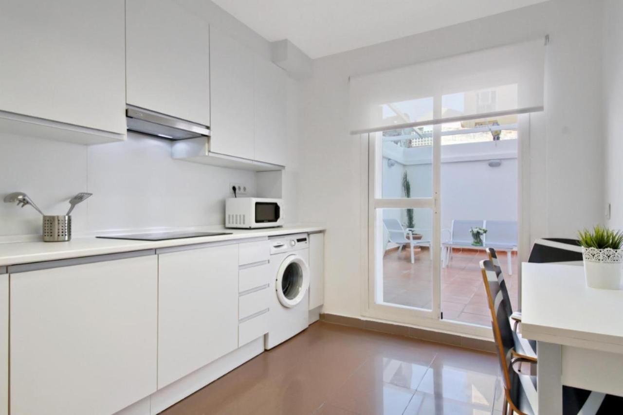 Amplio Piso Con Terraza Lägenhet Málaga Exteriör bild